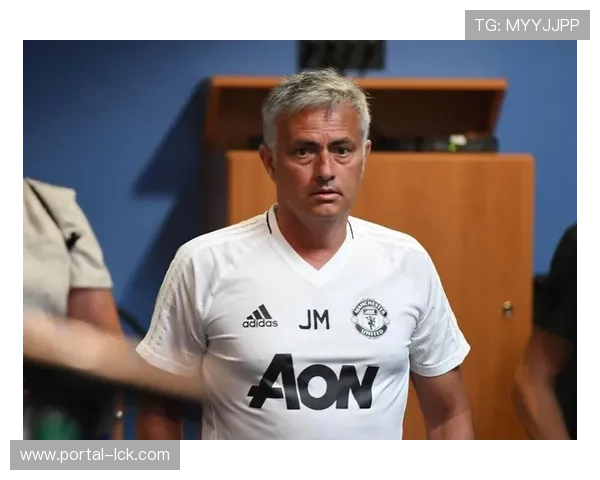 朗斯防线大调整新帅萨热启用三后卫战术求稳